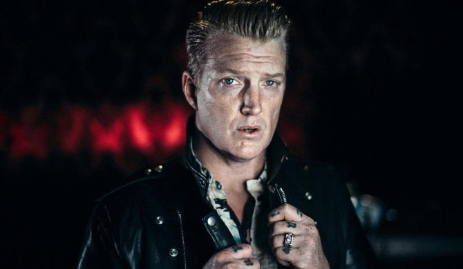 Josh Homme przeprasza za “bycie totalnym fiutem” Josh Homme przeprasza za “bycie totalnym fiutem”