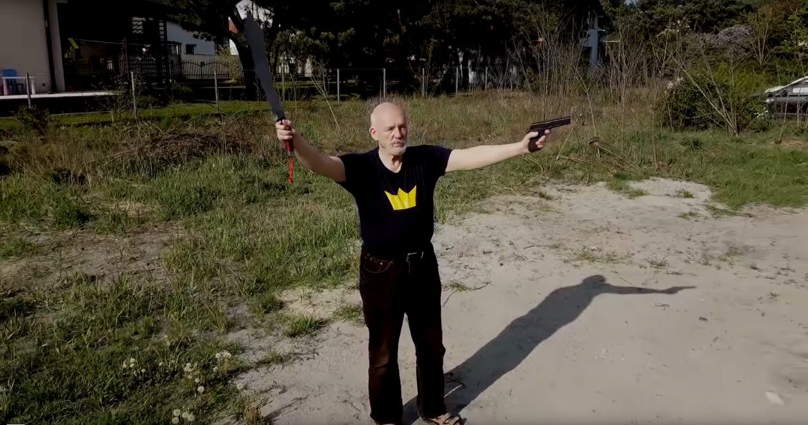 Janusz Korwin – Mikke sprzedaje koszulki z klipu do #HOT16CHALLENGE2