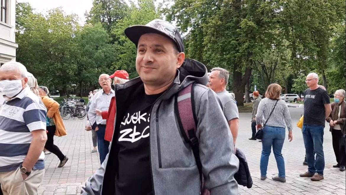 Dziennikarka zaatakowana przed koncertem Jana Pietrzaka. Gośćmi imprezy byli m.in. Kodym i Wujek Samo Zło
