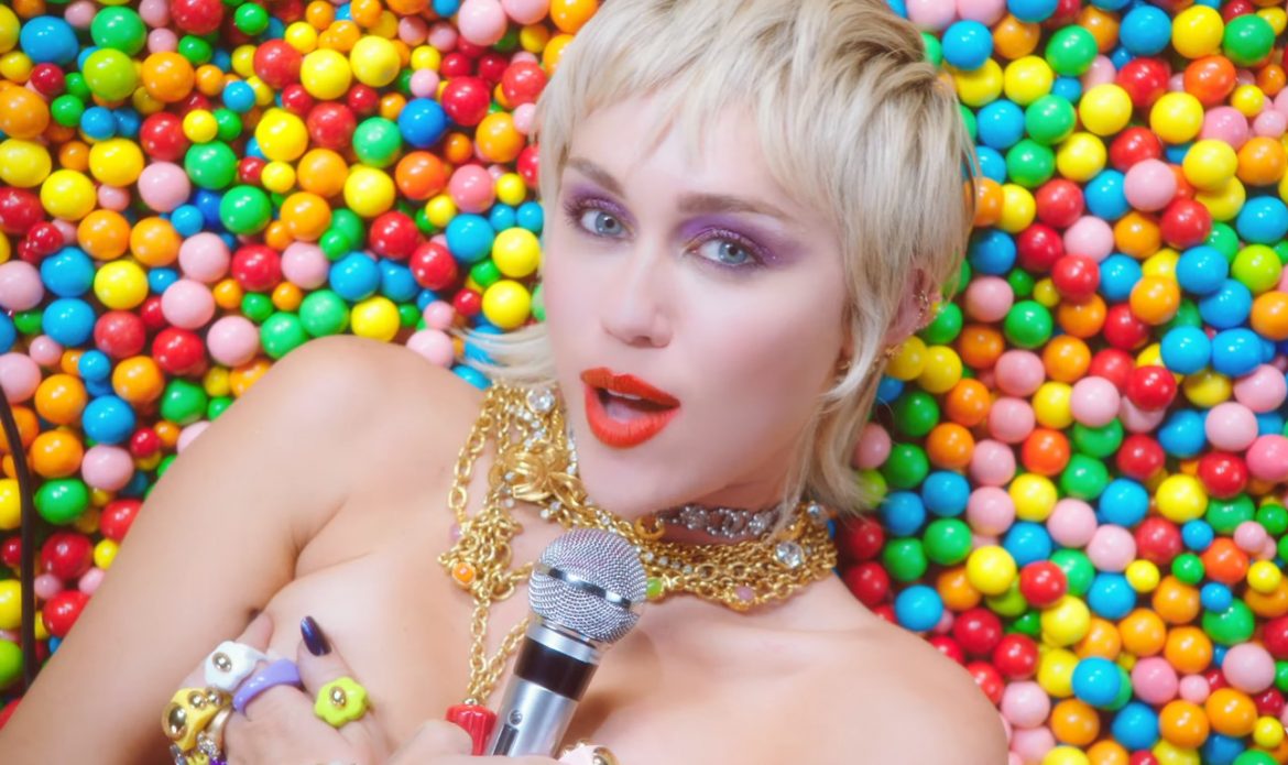 Seksowna Miley Cyrus w klipie do nowej piosenki