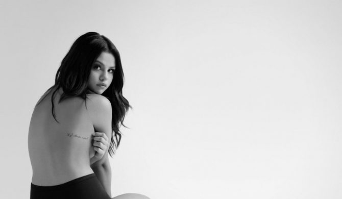 Kylie Jenner chciała uderzyć w Selenę Gomez. W efekcie fani pokazali jej środkowy palec