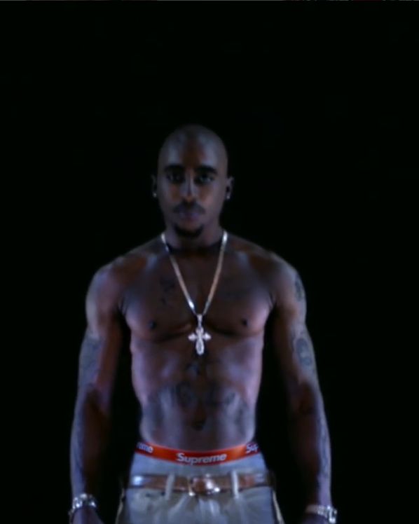 Tupac w reklamie nowej kolekcji znanego brandu streetwear’owego