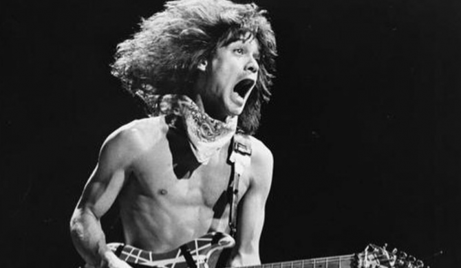 Mam nadzieję, że będziesz dziś wieczorem jammować z Jimmym – gwiazdy muzyki żegnają Eddiego Van Halena