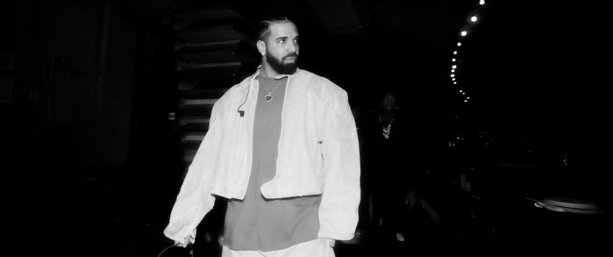Drake kupił dom od innej gwiazdy muzyki. Od roku próbuje go sprzedać, ale nie może