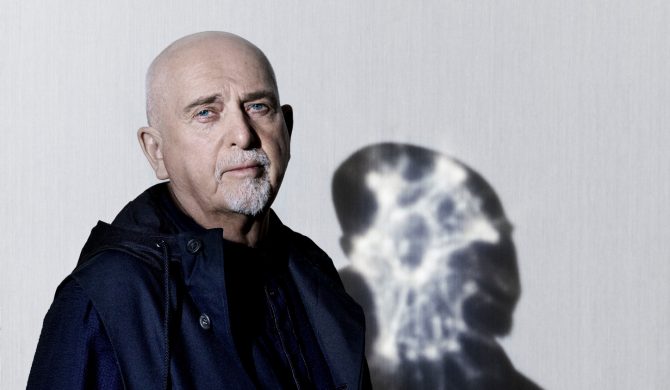 Peter Gabriel odsłonił niemal wszystkie karty z „i/o”