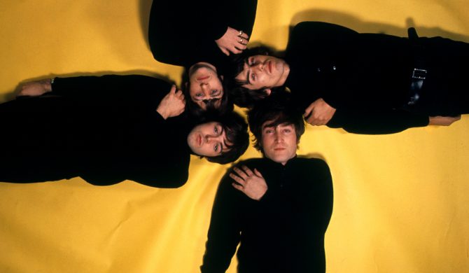 Kontrowersyjny autograf Beatlesów trafił na sprzedaż