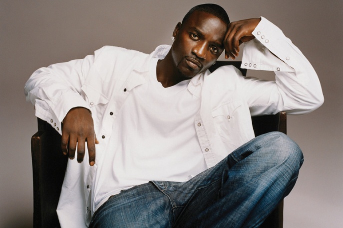 Akon spali piosenki Jacksona?
