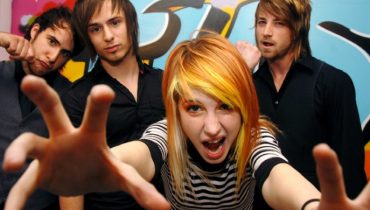 Były gitarzysta Paramore atakuje wokalistkę