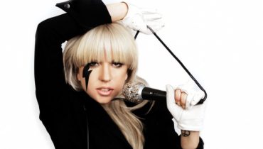 Lady GaGa współpracuje z producentem AC/DC