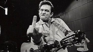 Dlaczego Johnny Cash pokazał środkowy palec?