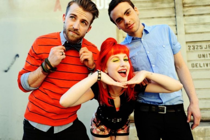 Heroes Get Remembered przed Paramore