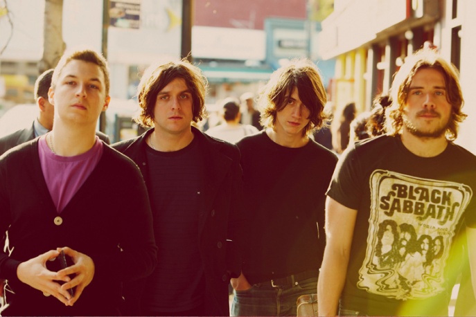 Arctic Monkeys grają heavy metal