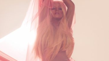 Christina Aguilera naga na okładce