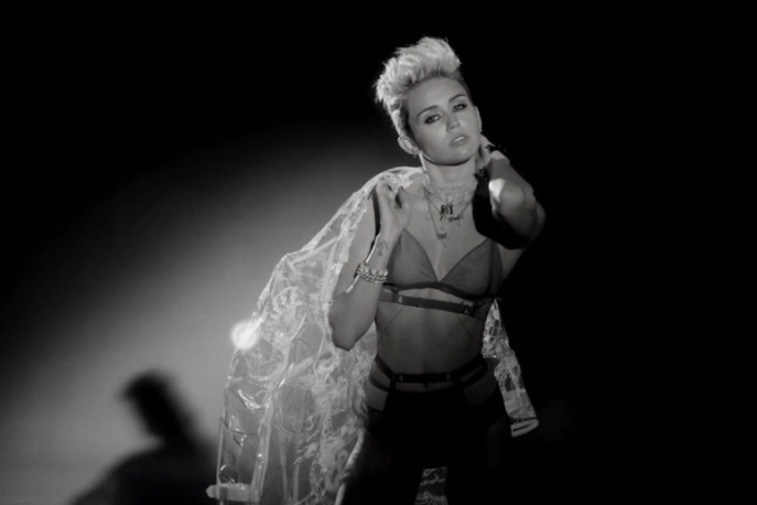 Big Sean – „Fire” feat. Miley Cyrus (wideo)