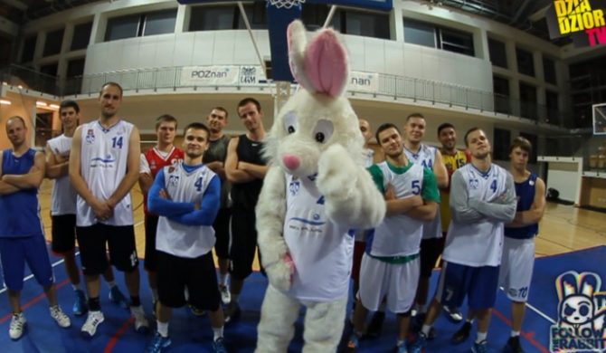 Gural i Rabbit wspierają koszykarzy