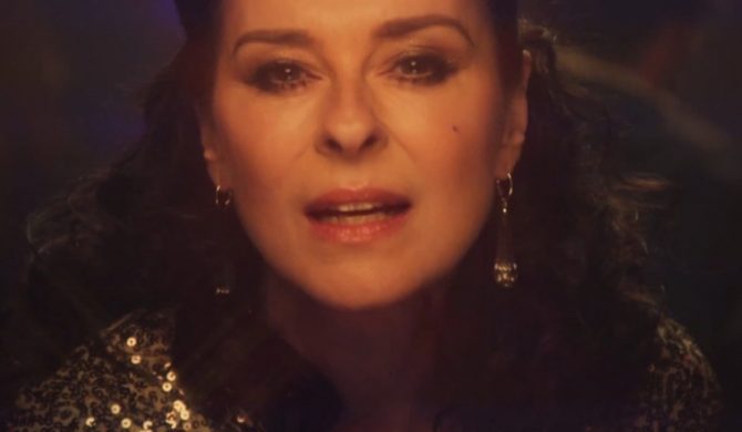 Lisa Stansfield – „Carry On” (wideo)