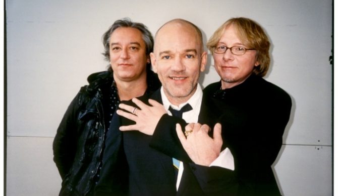 R.E.M. ze starym perkusistą