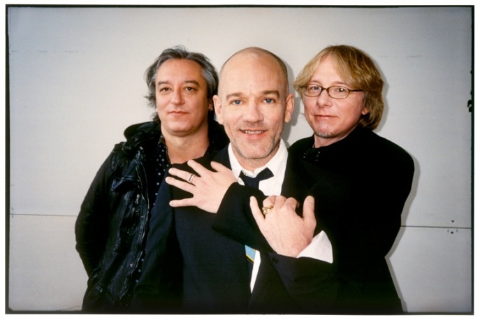 R.E.M. ze starym perkusistą