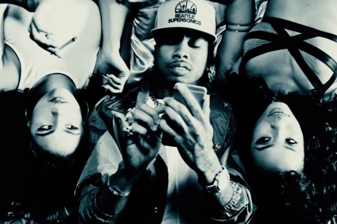 „Bitches N Marijuana” – ScHoolboy Q w nowym klipie Chrisa Browna i Tygi