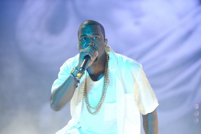 Fan wtargnął na scenę podcza koncertu Kanye Westa na Glastonbury