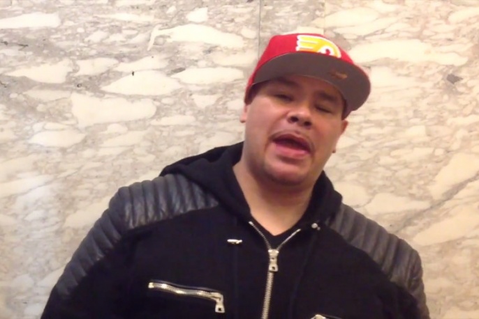 Fat Joe na imprezie promującej mixtape DJ-a Decksa. Raper zaprasza na swój koncert