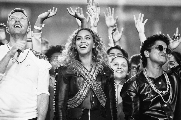 Coldplay, Beyonce, Mark Ronson i Bruno Mars na scenie w przerwie Super Bowl (wideo)