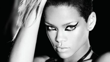 Rihanna chce seksu pod choinkę (Video)