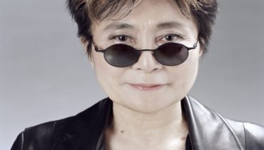 Yoko Ono pisze