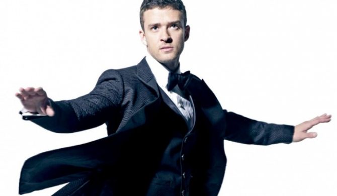 Justin Timberlake sprawdza muzę w aucie