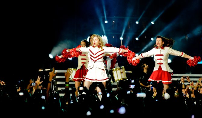 Madonna: „Jeśli zagłosujecie na Hillary Clinton, będę wam robić lody z połykiem”