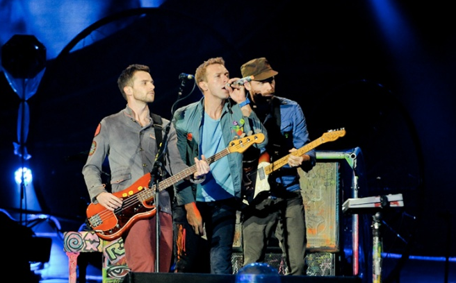 Coldplay ubolewają nad Brexitem… i grają na żywo zapomniany klasyk