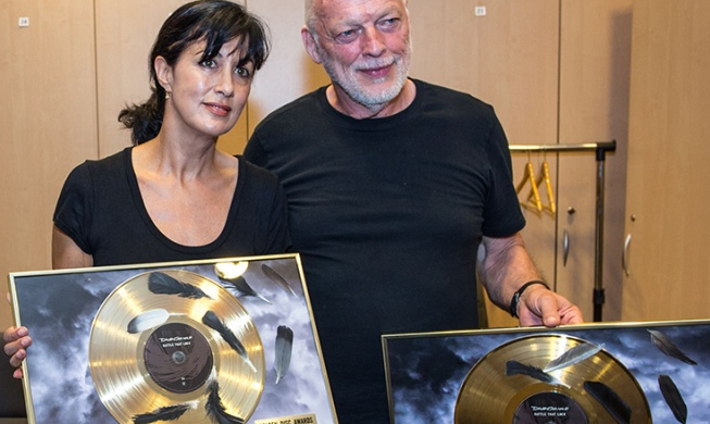 David Gilmour oczarował wrocławską publiczność i odebrał Złotą Płytę