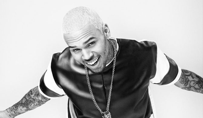 Chris Brown ma nowy tatuaż. Nie zgadniesz gdzie
