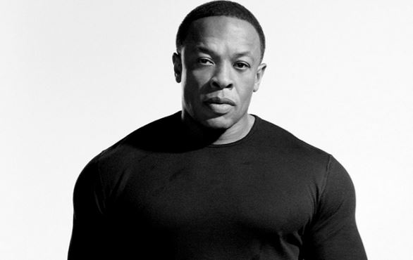 Dr Dre i gwiazda NFL protestują w obranie praw czarnoskórych