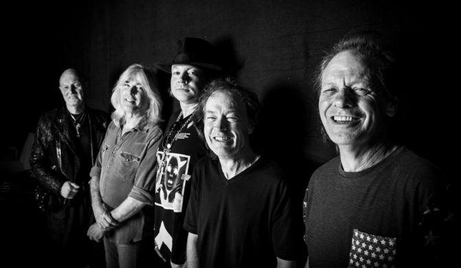 Cliff Williams żegna się z AC/DC Cliff Williams żegna się z AC/DC