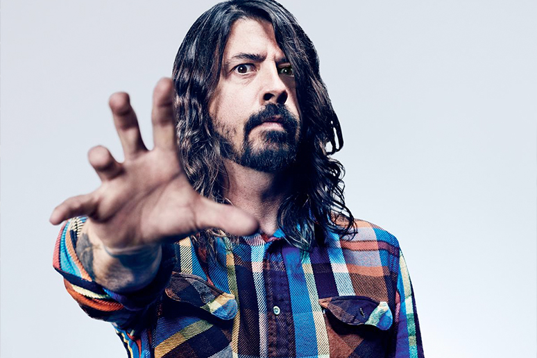 Dave Grohl wspomina jak został pobity przez policję na wiecu przeciw Reaganowi