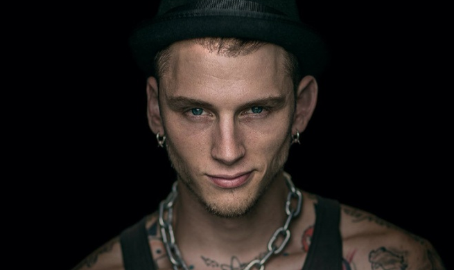 Machine Gun Kelly wraca do Polski