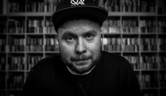 Onar o młodych raperach: „Nie słyszę o beefach, nie są w***wieni na siebie” Onar o młodych raperach: „Nie słyszę o beefach, nie są w***wieni na siebie”