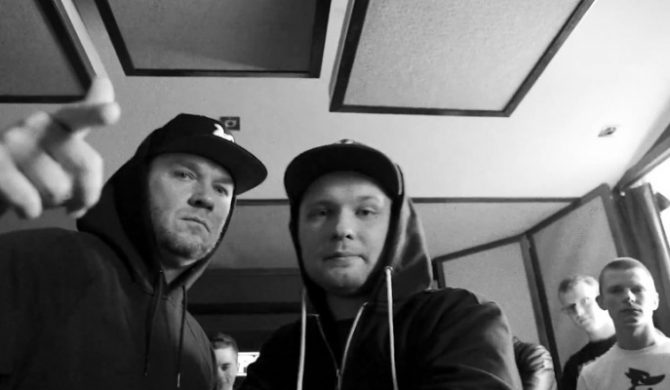 Druga Strona Ulicy – „Jeden cel” ft. Vienio, Trepson, DJ Eprom (wideo) Druga Strona Ulicy – „Jeden cel” ft. Vienio, Trepson, DJ Eprom (wideo)