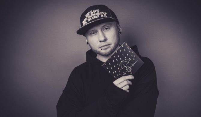 „Całe życie razem” – Deys komentuje debiut na OLiS obok Solara i Białasa „Całe życie razem” – Deys komentuje debiut na OLiS obok Solara i Białasa