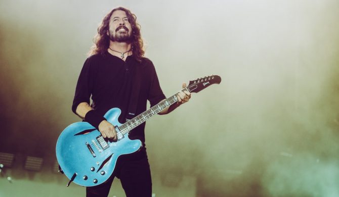 Niecodzienny występ Foo Fighters na gali BRITs