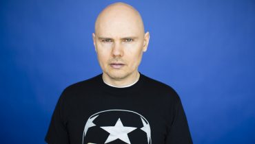Wokalista Smashing Pumpkins wita trzecie dziecko – córkę Juno