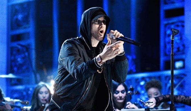 Eminem z ostrym sprzeciwem wobec prawa do posiadania broni Eminem z ostrym sprzeciwem wobec prawa do posiadania broni