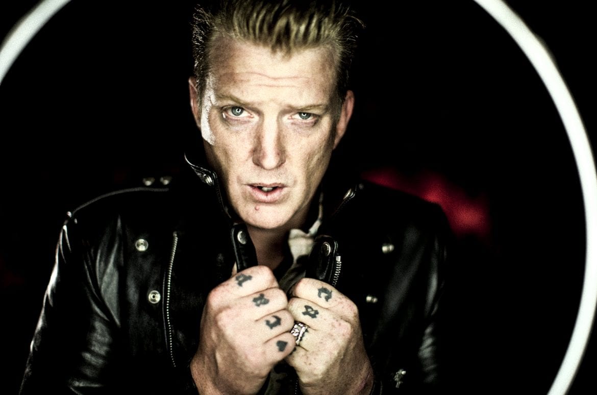 Josh Homme kopnął fotografkę podczas koncertu