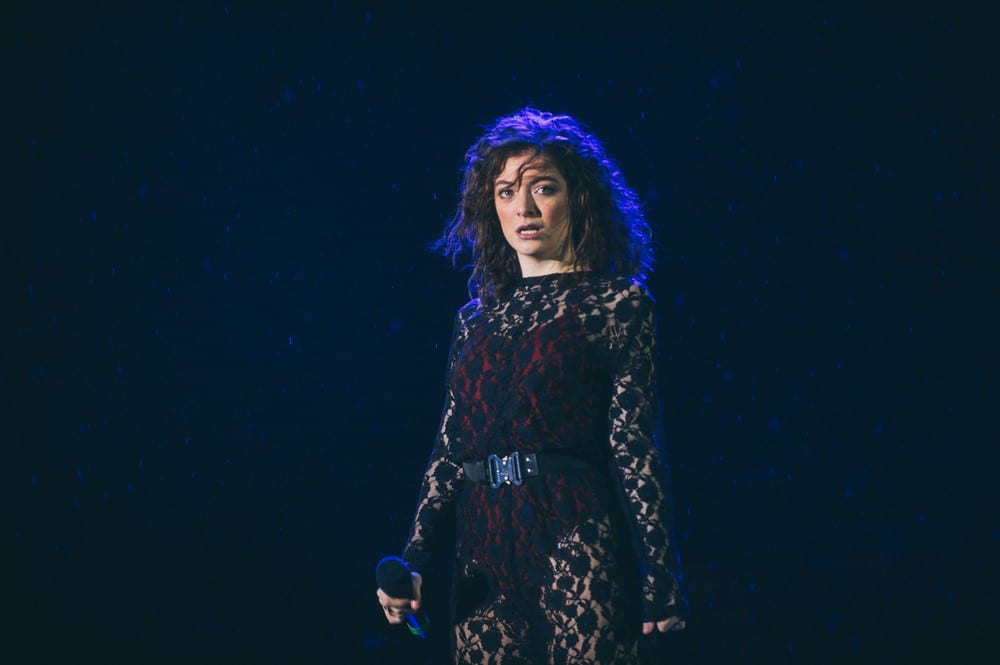 Nietypowe problemy Lorde na scenie