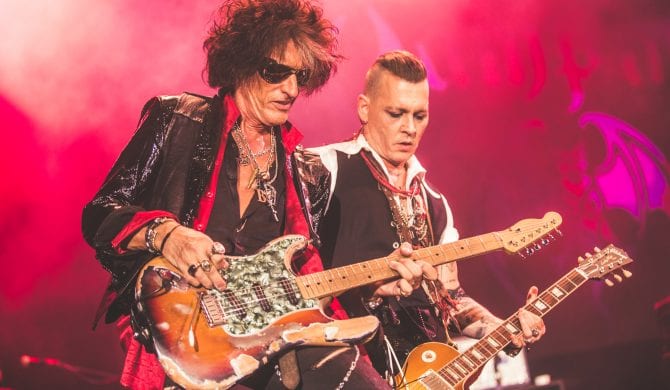 Johnny Depp śpiewa „Heroes” Bowiego – nowy singiel Hollywood Vampires