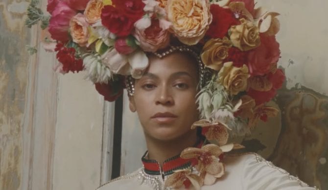 Beyonce za kulisami sesji dla „Vogue’a” (wideo)