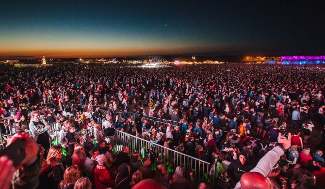 Uciekli z domu opieki, żeby… bawić się na festiwalu