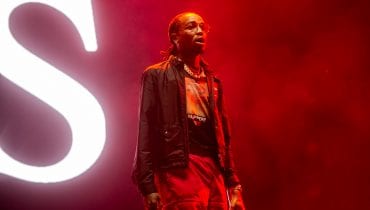 Quavo łamie deskę na treningu karate
