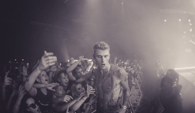 Machine Gun Kelly zyskuje na beefie z Eminemem